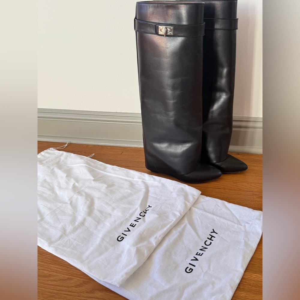 Givenchy Shark 🦈 lock original boots